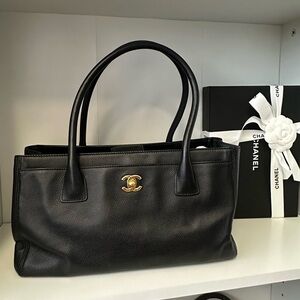 CHANEL Cerf Executive Shopper. Authenticated and in pristine mint condition!